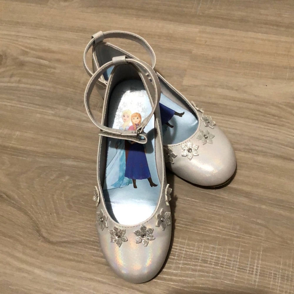 Disney Silver Frozen dress shoes